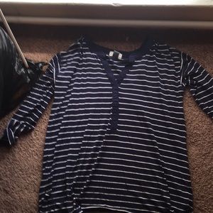 Old navy long sleeve tee